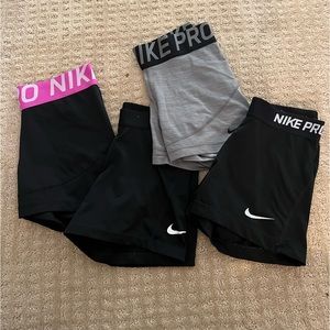 Set of 4 nike pros